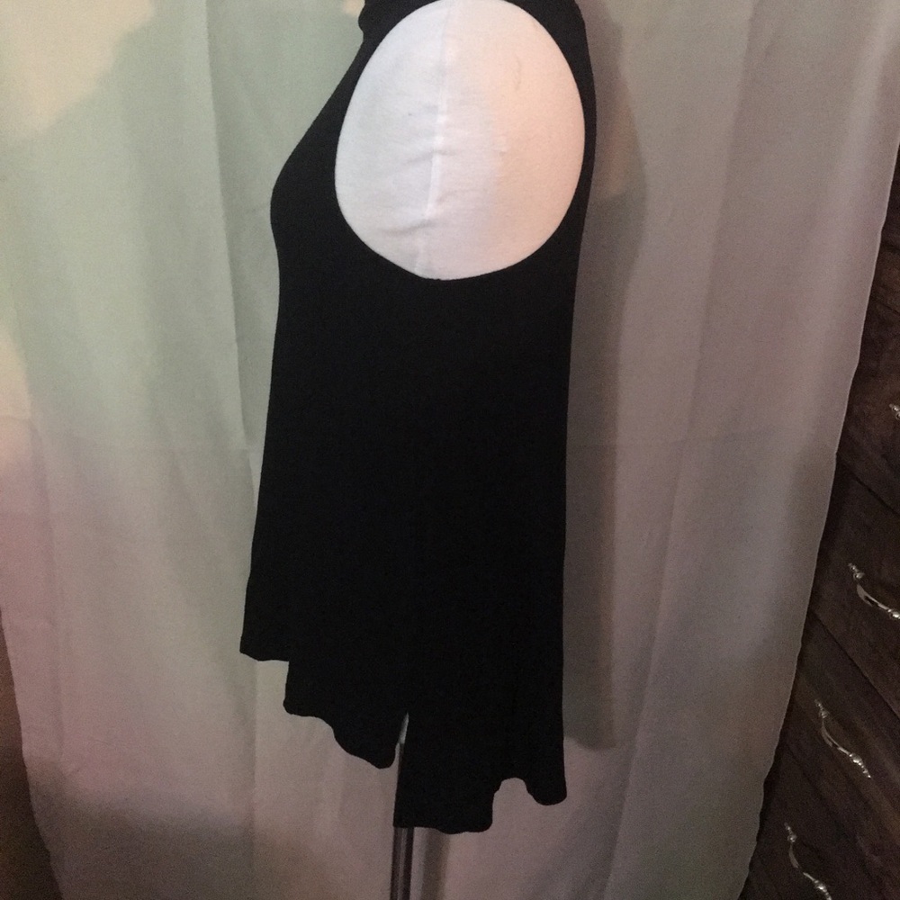Sun & Shadow Cowl‎ Neck Short Sleeve Tunic - Picture 3 of 8